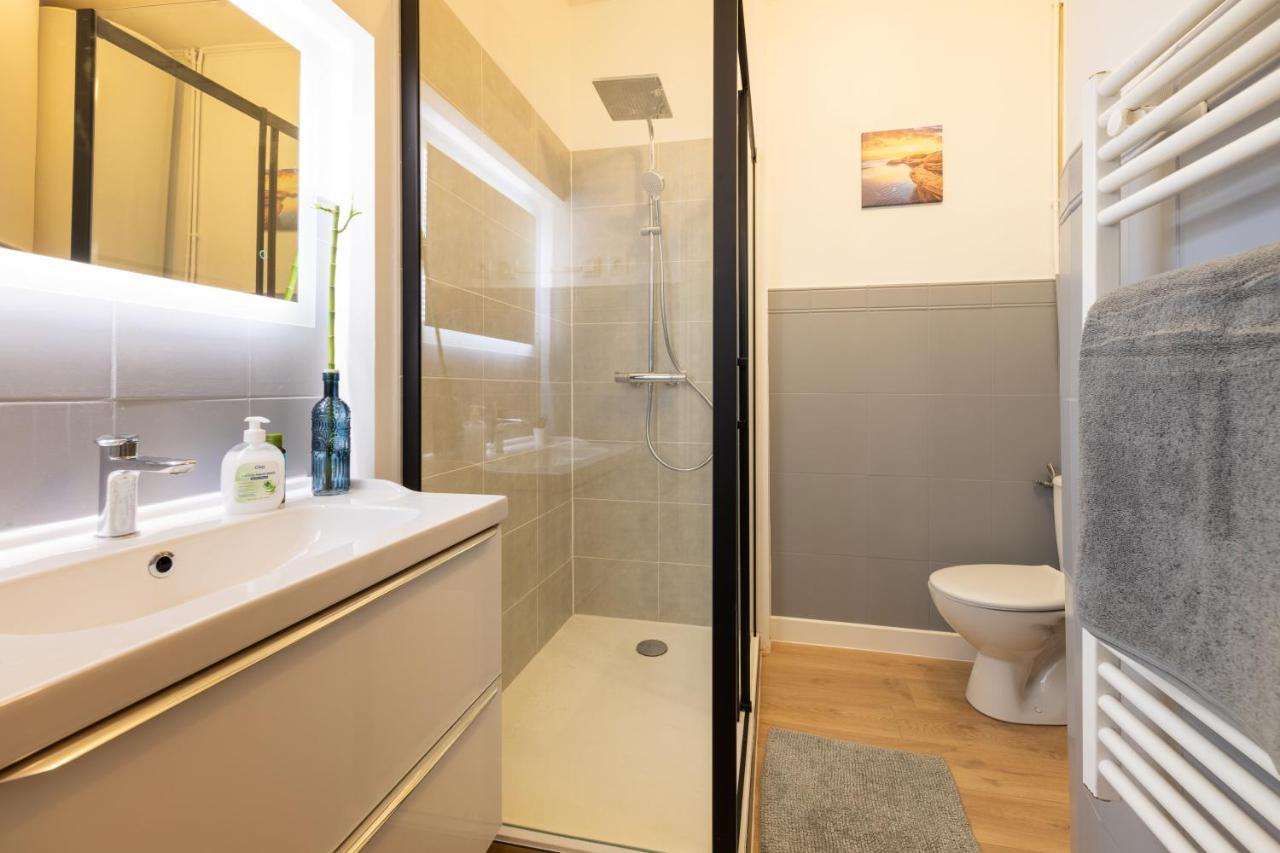 Air-Conditioned Flat With Terrace - Private & Independent - Lourdes Luaran gambar